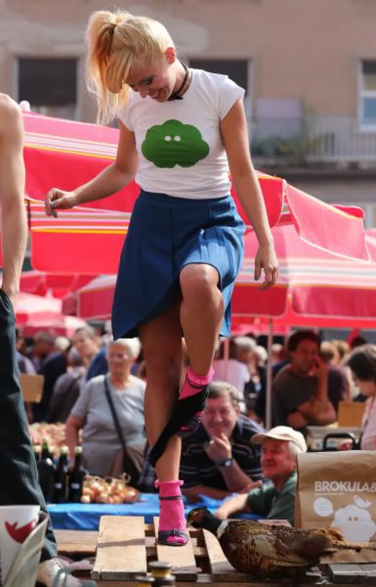 Striptiz na Dolcu &scaron;okirao prolaznike