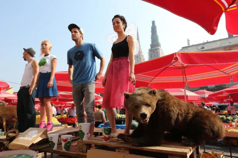 Striptiz na Dolcu &scaron;okirao prolaznike