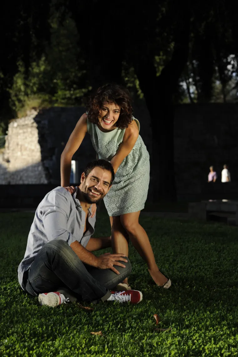 Nesretni ljubavni par na pikniku