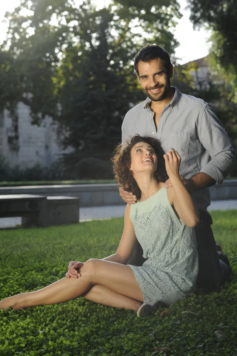 Nesretni ljubavni par na pikniku