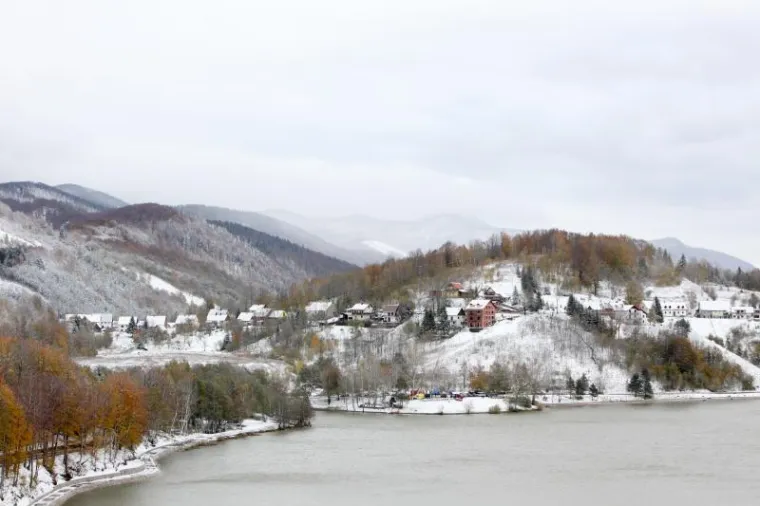 Snijeg zabijelio Gorski kotar