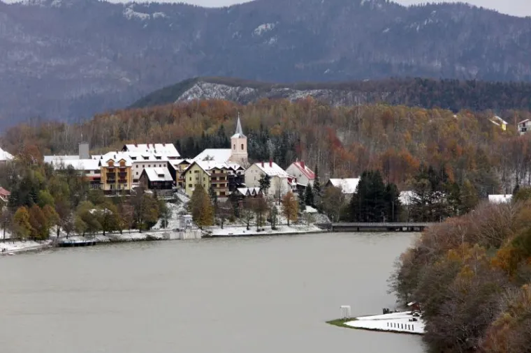 Snijeg zabijelio Gorski kotar