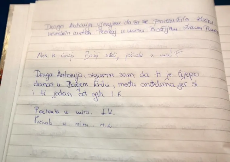Prijatelji Antonije Bilić se upisali u Knjigu žalosti