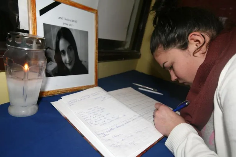 Prijatelji Antonije Bilić se upisali u Knjigu žalosti