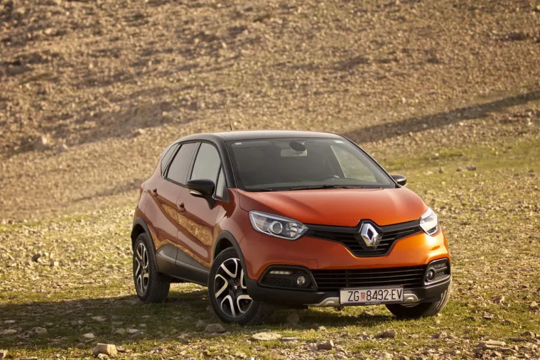 Cijena najpovoljnijeg Captura, s 90 KS snažnim benzincem u "autentique" paketu opreme, starta sa 101.900 kuna. Cijene dizela kreću od 116.900 kuna naviše.