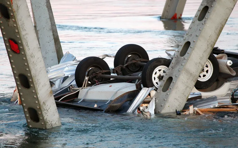 Uru&scaron;eni most I-5 preko rijeke Skagita