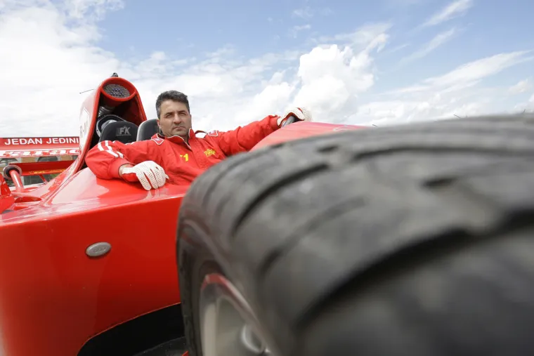 Svojim rukama napravio repliku F-1 formule