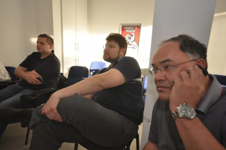 Kako se slavilo i tugovalo u izbornoj noći