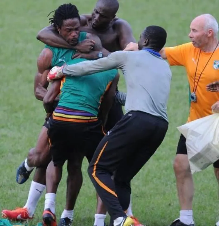 Dvojica reprezentativaca Obale Bjelokosti potukla su se na treningu uoči utakmice afričkih kvalifikacija za SP 2014. u Brazilu.