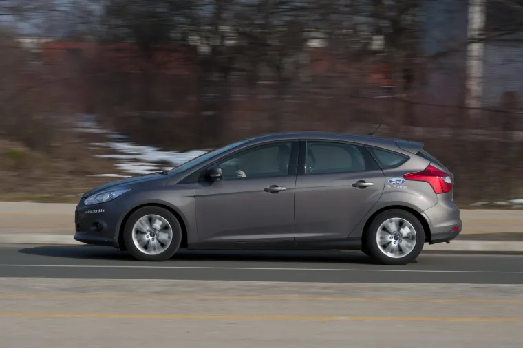 Atraktivan je i privlači pažnju na cesti.