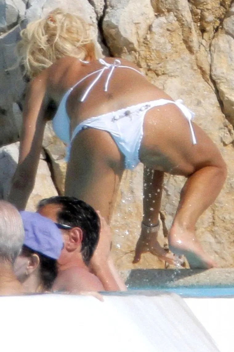 Minijaturni badić Victoriji savršeno pristaje