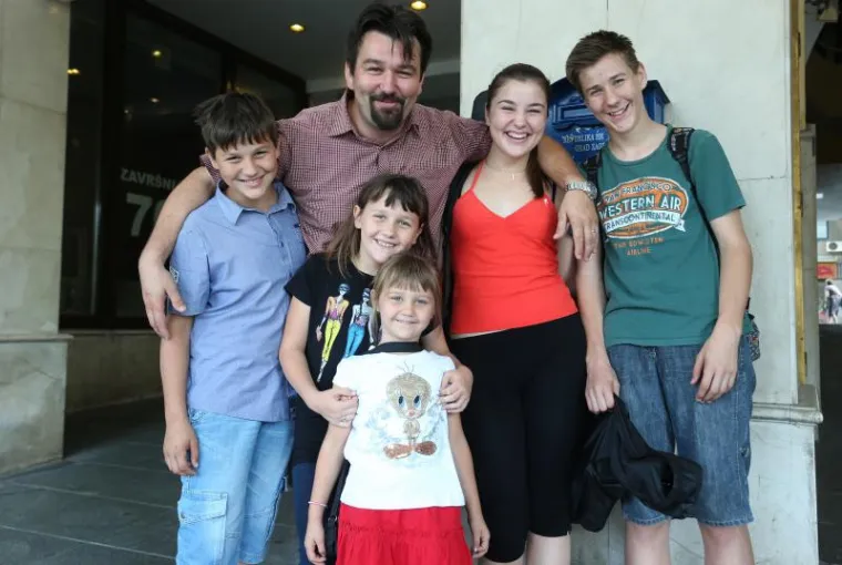 Raspjevana obitelj uljep&scaron;ala dan Zagrepčanima