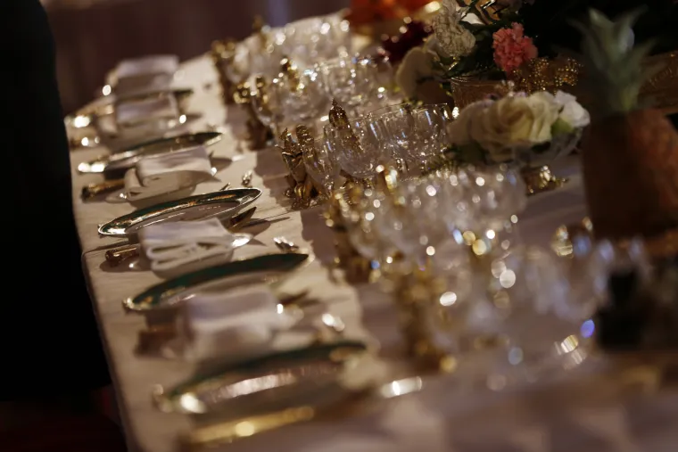 Povodom proslave 60 godina krunidbe kraljice Elizabete II. postavljena je izložba odjeće i nakita kojeg je kraljica imala na dan krunidbe.