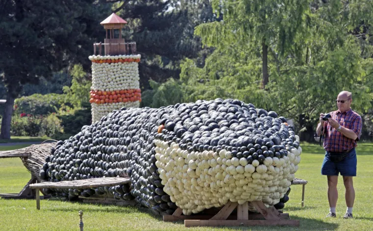 Jesenska izložba skulptura ukrašenih tikvicama u Erfurtu