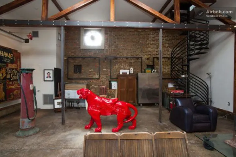 Prastara pumpa pretvorena u prekrasan dom