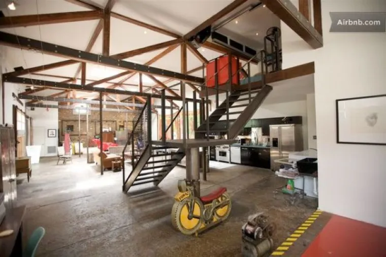 Prastara pumpa pretvorena u prekrasan dom