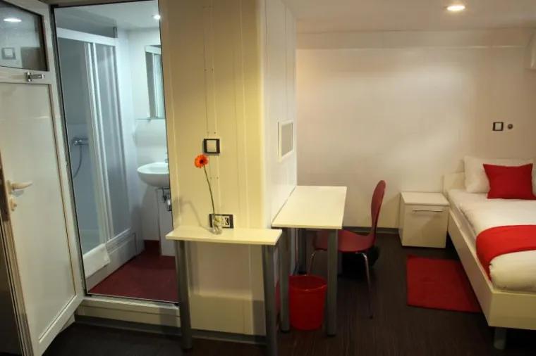 Otvoren prvi hrvatski botel