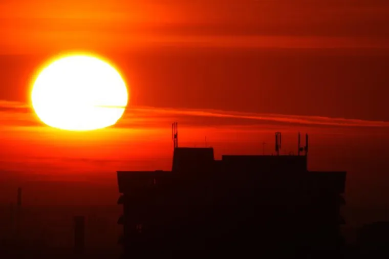 Prekrasno prvo proljetno svitanje u Zagrebu