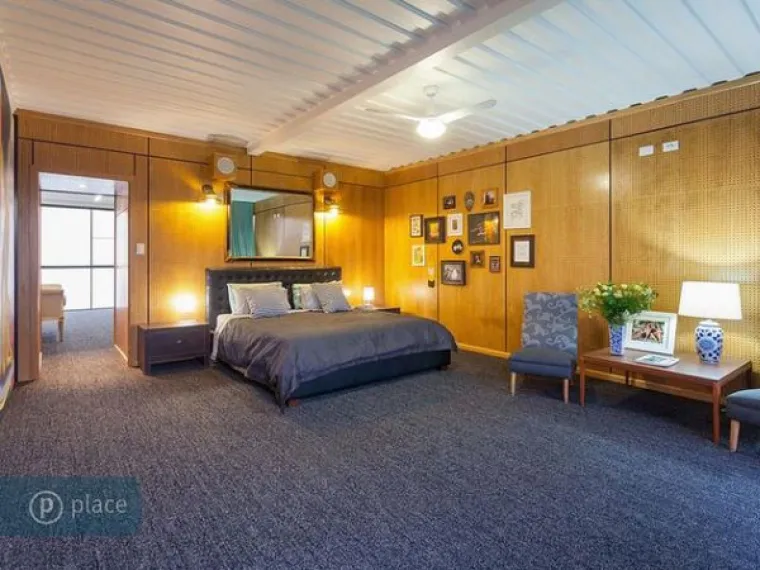 Ogromna kućerina od brodskih kontejnera