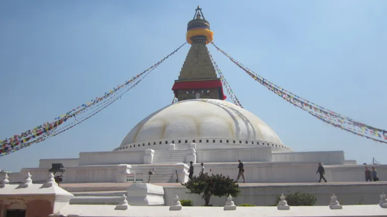 Stupa Boudhanath najveća je budistička stupa u čitavoj državi te je budisti smatraju najsvetijim mjestom odmah nakon Tibeta