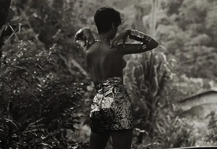 Rihanna u seksi editorijalu malo toga ostavila ma&scaron;ti