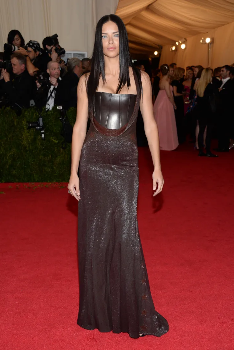 Planetarno popularne zvijezde 'poplavile' crveni tepih na Met Gali