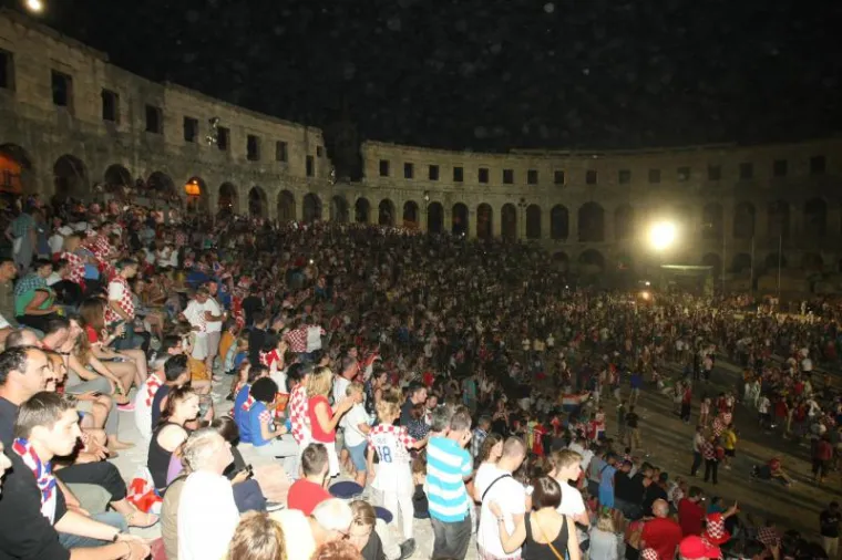 Sudac pokvario raspoloženje hrvatskih navijača