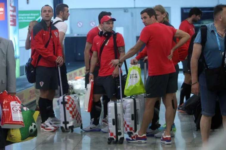 'Vatreni' sletjeli na Pleso