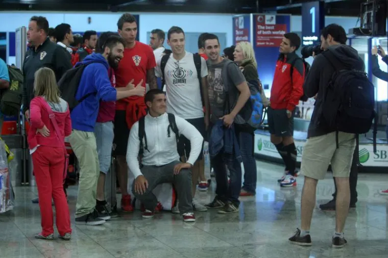 'Vatreni' sletjeli na Pleso