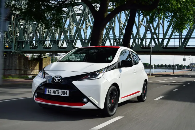 Toyotin mališan idealan za ljetnu vožnju
