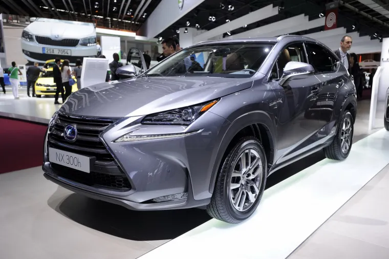 Pogledajte vrhunske 'pile' na pariškom spektaklu