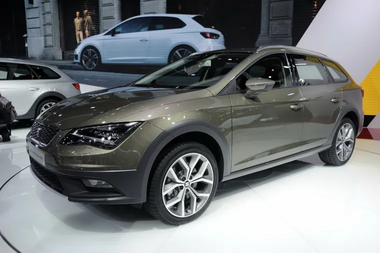 Pogledajte vrhunske 'pile' na pariškom spektaklu