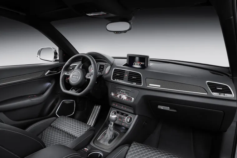 Audi drive select sustav vozaču omogućuje da namjesti ključne tehnološke module, uključujući opcijske aktivne amortizere, kako bi oni odgovarali željama vozača.