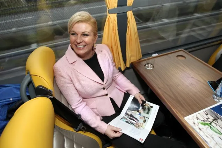 Kolinda Grabar Kitarović, Autobus