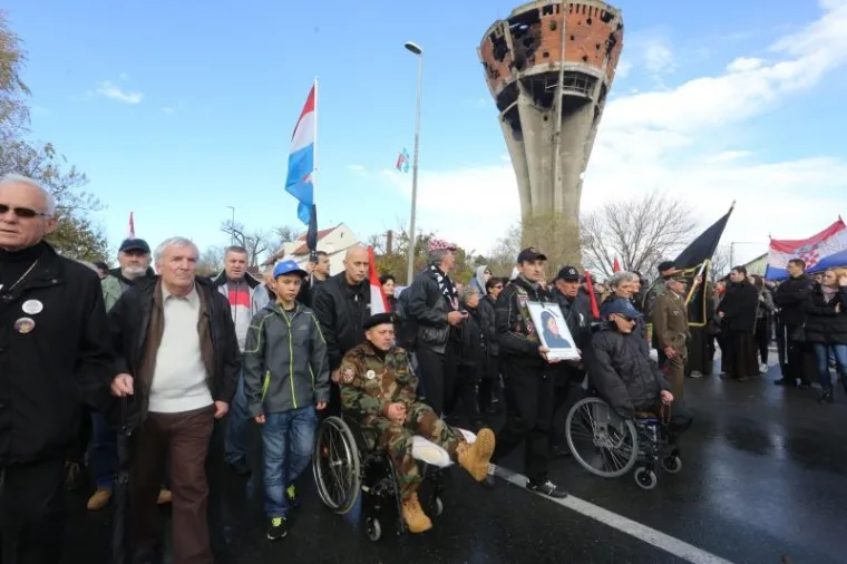 Dan sjećanja na žrtvu Vukovara 1991. - 2014. pod sloganom Vukovar - mjesto posebnog pijeteta.