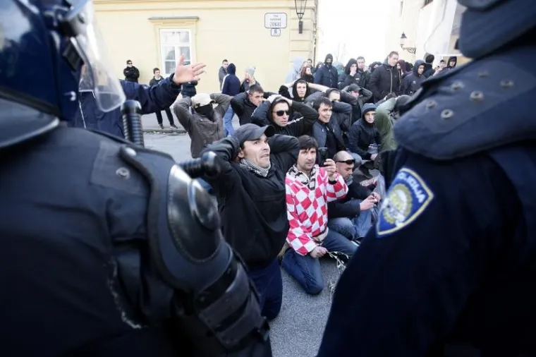 Policija je u veljači nakon verbalnog sukoba uhitila nekoliko prosvjednika na Katarininom trgu na Gornjem Gradu.
