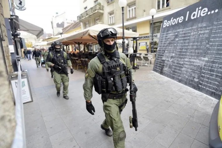 Zbog pucnjave na Cvjetnom trgu policija je blokirala okolne ulice.