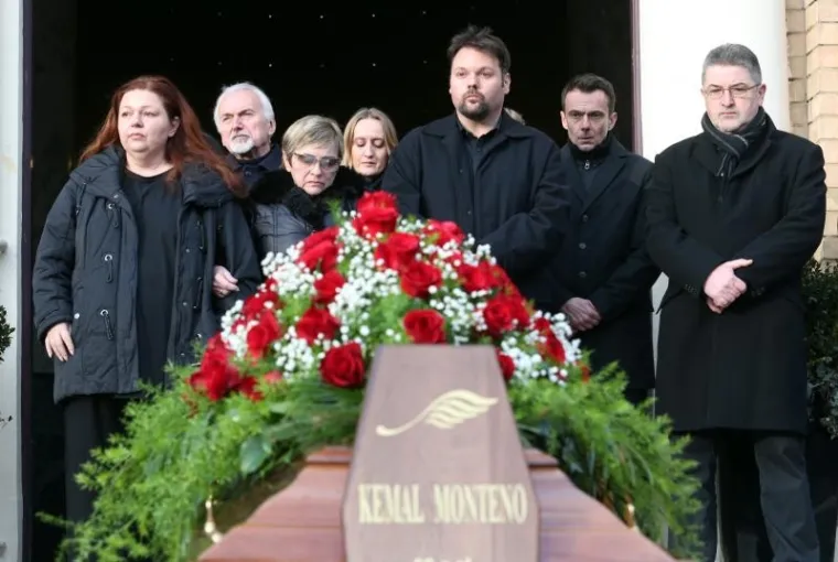 Ispraćaj Kemala Montena na Mirogoju