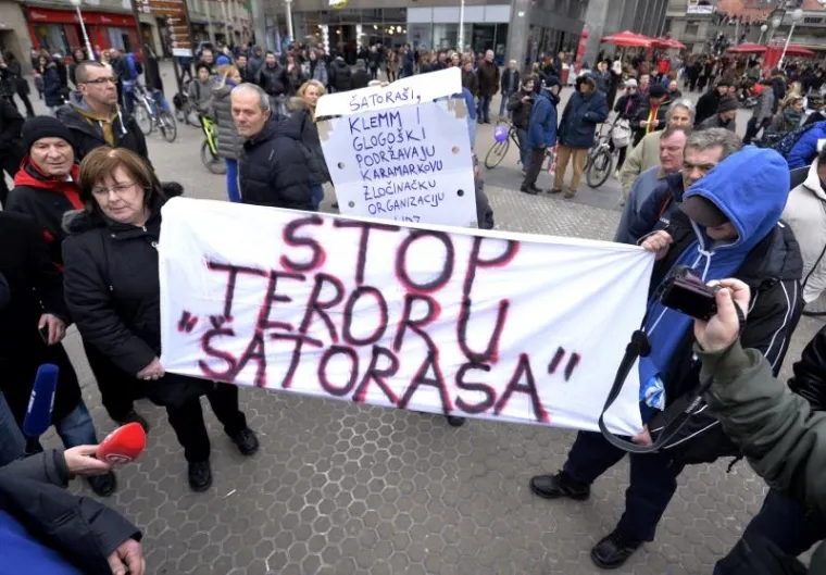 Policija spriječila antiprosvjednike na putu do branitelja u Savskoj