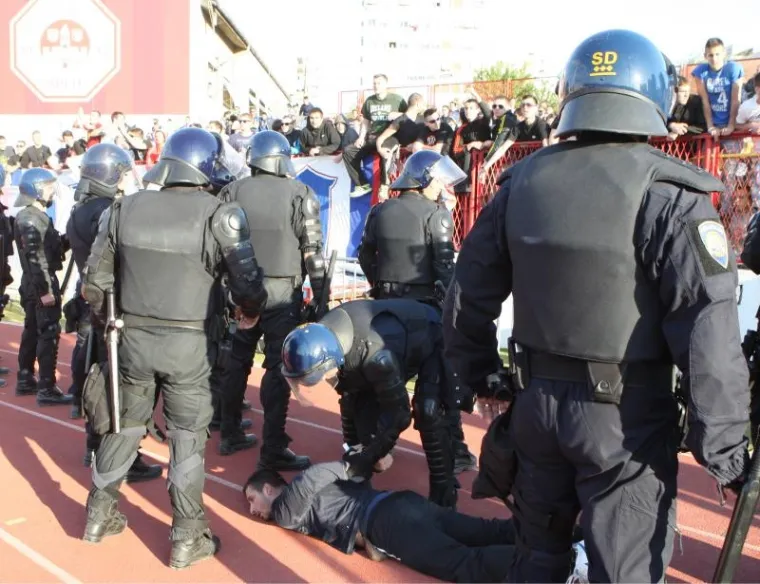 Neredi nakon utakmice Split-Hajduk