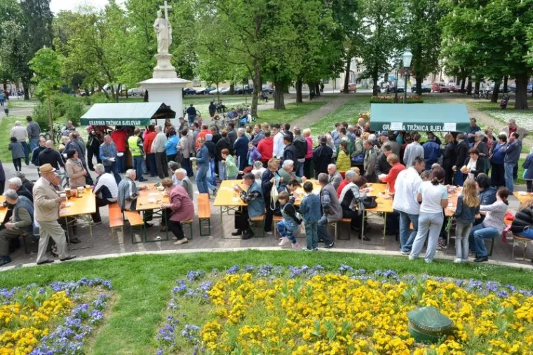 Građani diljem Hrvatske proslavili Prvi maj uz tradicionalni grah i ro&scaron;tilj