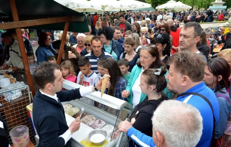 Građani diljem Hrvatske proslavili Prvi maj uz tradicionalni grah i ro&scaron;tilj