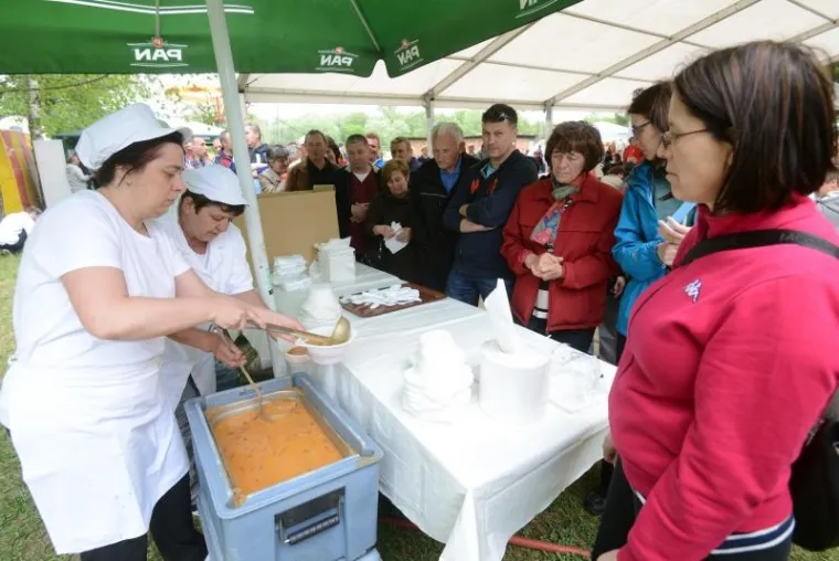 Građani diljem Hrvatske proslavili Prvi maj uz tradicionalni grah i ro&scaron;tilj