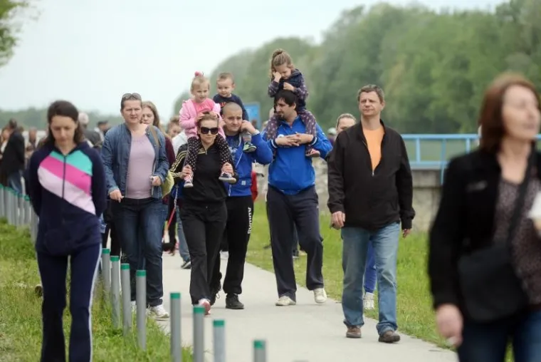 Građani diljem Hrvatske proslavili Prvi maj uz tradicionalni grah i ro&scaron;tilj