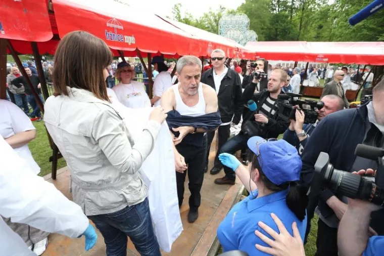 Građani diljem Hrvatske proslavili Prvi maj uz tradicionalni grah i ro&scaron;tilj