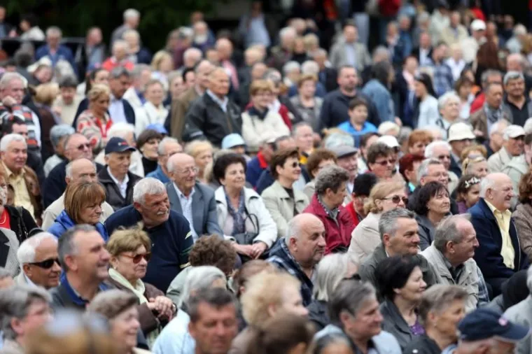 Građani diljem Hrvatske proslavili Prvi maj uz tradicionalni grah i ro&scaron;tilj