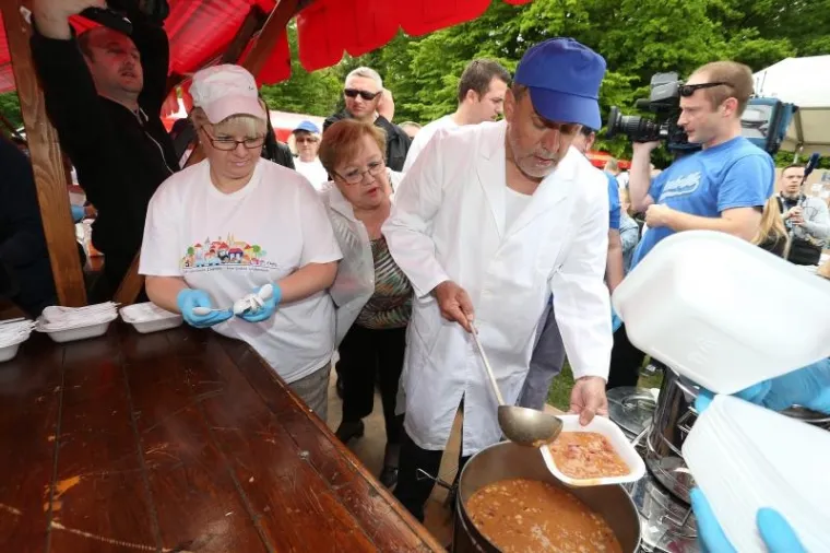 Građani diljem Hrvatske proslavili Prvi maj uz tradicionalni grah i ro&scaron;tilj