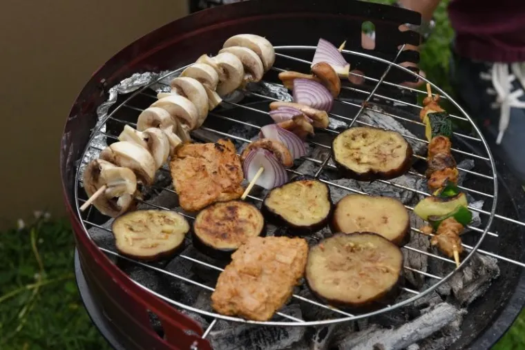 Građani diljem Hrvatske proslavili Prvi maj uz tradicionalni grah i ro&scaron;tilj