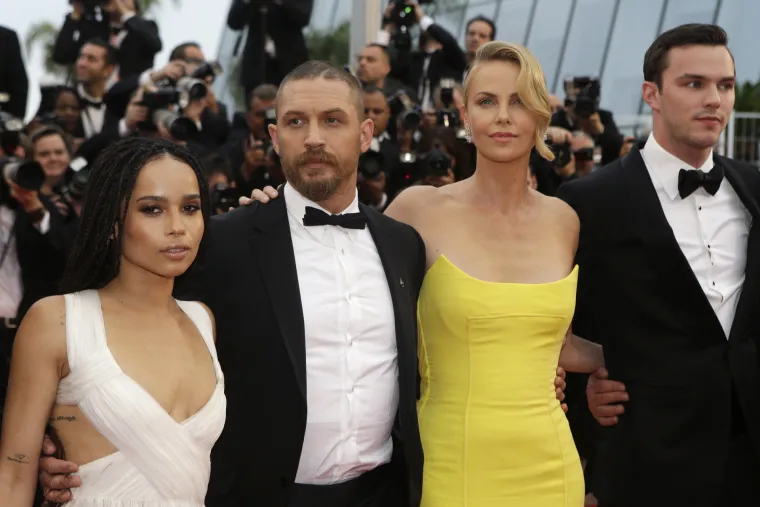 Zvjezdana postava 'Mad Maxa' zavladala crvenim tepihom, ali svi su gledali u Charlize