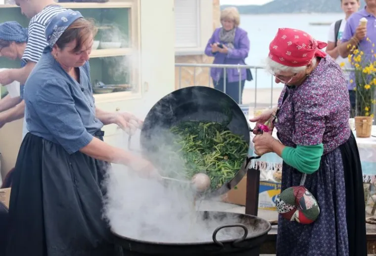 Vodice: Spiza po starinski - vrime boba